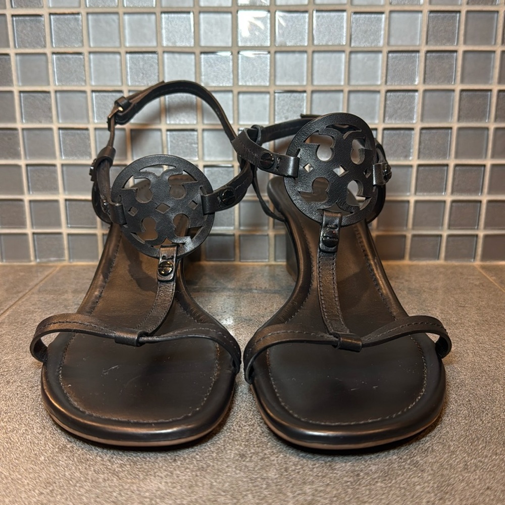 Tory Burch Black Logo Strappy Platform Sandals – Size 9M
